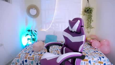 Snapshot of laura_candy02 chatting on May 2, 2026, 2:00 pm LAURA online show from May 2, 2026, 2:00 pm