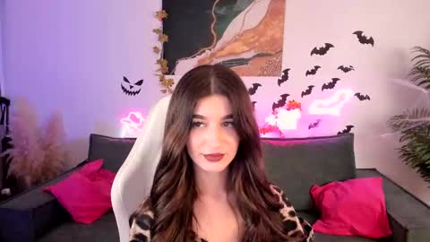 Laura online show from November 3, 2025, 7:26 pm
