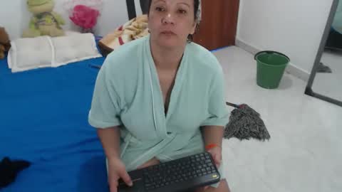 laura_foxx2379 online show from December 2, 2025, 6:14 pm