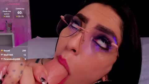 Snapshot of laura_greco chatting on February 9, 2025, 4:40 pm online show from February 9, 2025, 4:40 pm