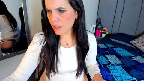 laura hotties online show from February 10, 2026, 1:59 pm