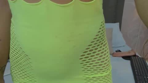 L A U R A online show from December 5, 2025, 12:14 pm