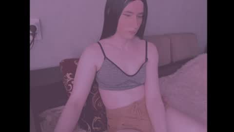 laura_night_byte online show from June 12, 2026, 5:50 am