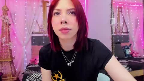 Snapshot of laura_olssen chatting on September 18, 2025, 12:18 pm Kate online show from September 18, 2025, 12:18 pm