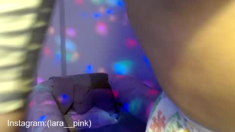 laura_pink01 online show from January 28, 2025, 11:50 pm