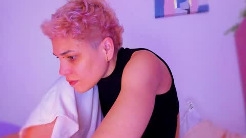 Laura Rose online show from December 21, 2025, 4:30 am