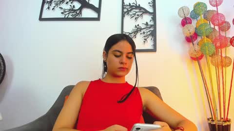 Snapshot of laura_soe chatting on January 17, 2025, 1:24 pm LAURA SOE online show from January 17, 2025, 1:24 pm