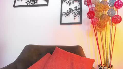 Snapshot of laura_soe chatting on February 25, 2025, 5:47 pm LAURA SOE online show from February 25, 2025, 5:47 pm