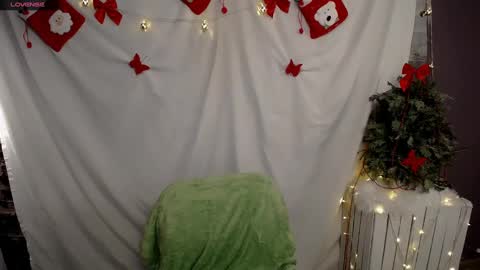 Laura online show from December 11, 2024, 2:22 pm