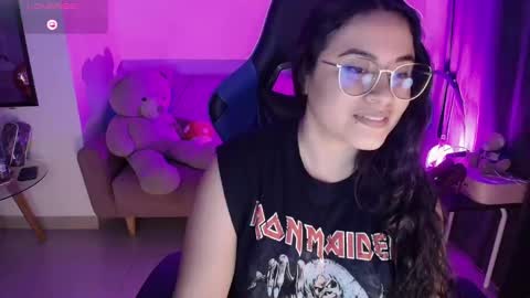 Snapshot of laurahawkes chatting on March 8, 2025, 4:23 am laura online show from March 8, 2025, 4:23 am
