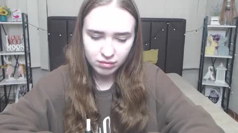 LauraHlot online show from October 1, 2025, 5:30 pm