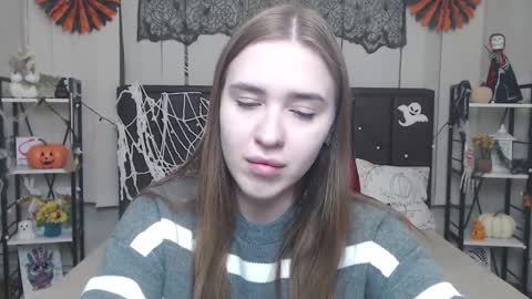 LauraHlot online show from November 3, 2025, 6:31 pm