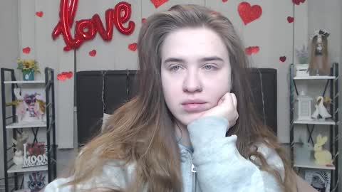 LauraHlot online show from February 10, 2026, 8:02 pm