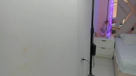 laura  online show from February 14, 2026, 6:37 pm