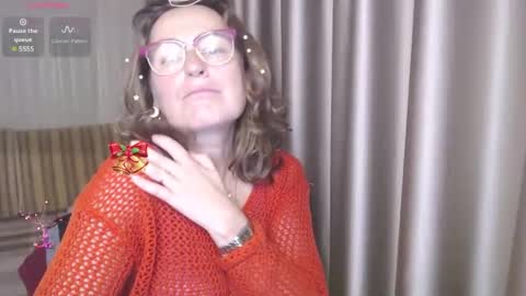Snapshot of lauraoven1 chatting on December 1, 2024, 4:29 pm Lauraoven1 online show from December 1, 2024, 4:29 pm