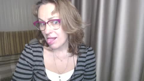 Snapshot of lauraoven1 chatting on December 26, 2024, 12:16 pm Lauraoven1 online show from December 26, 2024, 12:16 pm