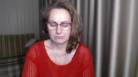 Snapshot of lauraoven1 chatting on January 10, 2025, 7:00 pm Lauraoven1 online show from January 10, 2025, 7:00 pm