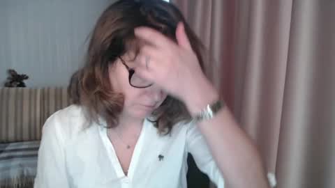 Snapshot of lauraoven1 chatting on February 23, 2025, 1:53 pm Lauraoven1 online show from February 23, 2025, 1:53 pm