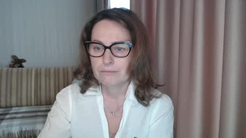 Snapshot of lauraoven1 chatting on February 24, 2025, 1:10 pm Lauraoven1 online show from February 24, 2025, 1:10 pm