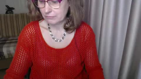 Snapshot of lauraoven1 chatting on March 9, 2025, 9:02 am Lauraoven1 online show from March 9, 2025, 9:02 am