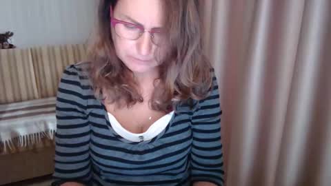 Lauraoven1 online show from October 2, 2025, 9:16 am