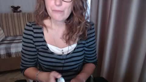 Lauraoven1 online show from October 26, 2025, 8:31 am