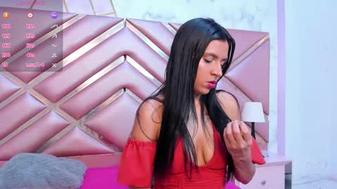 Snapshot of lauraroot chatting on February 13, 2026, 11:39 am lauraroot online show from February 13, 2026, 11:39 am