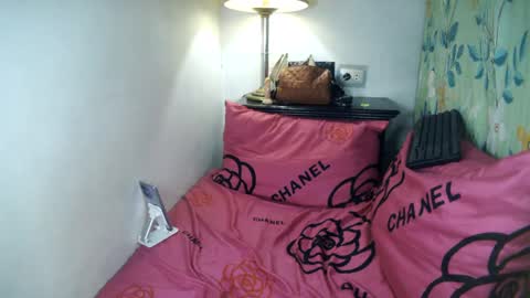 Belle online show from March 2, 2025, 3:02 am