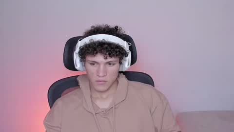 Laureent online show from October 8, 2025, 5:27 am