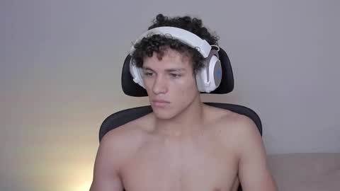 Laureent online show from October 15, 2025, 8:58 am