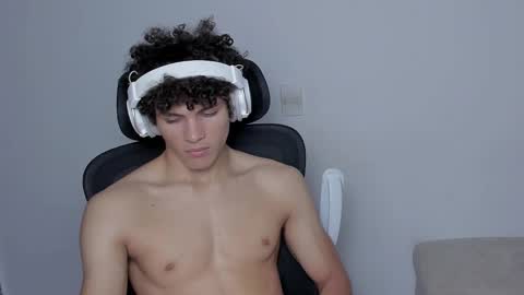 Laureent online show from November 8, 2025, 8:03 am