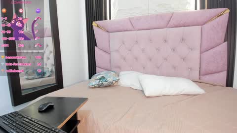 Laurem online show from December 20, 2024, 8:01 pm