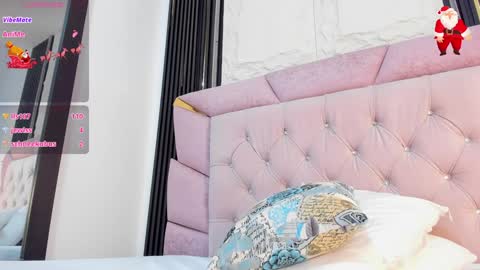 Laurem online show from December 24, 2024, 6:39 pm