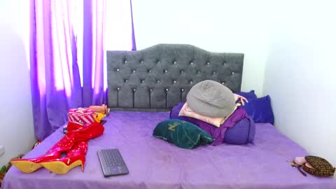 Snapshot of lauren_59 chatting on November 19, 2025, 8:42 pm Lauren online show from November 19, 2025, 8:42 pm