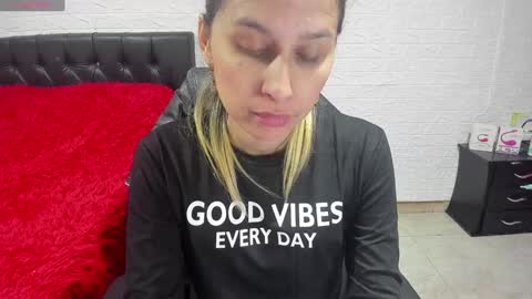 Snapshot of lauren_ashlee chatting on December 24, 2024, 4:08 pm Lauren Independent model online show from December 24, 2024, 4:08 pm