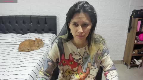 Snapshot of lauren_ashlee chatting on January 17, 2025, 2:28 pm Lauren Independent model online show from January 17, 2025, 2:28 pm