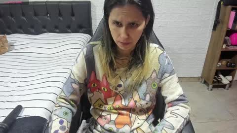 Snapshot of lauren_ashlee chatting on January 17, 2025, 5:30 pm Lauren Independent model online show from January 17, 2025, 5:30 pm