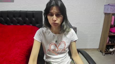 Snapshot of lauren_ashlee chatting on January 21, 2025, 4:16 pm Lauren Independent model online show from January 21, 2025, 4:16 pm