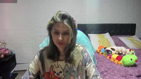 Snapshot of lauren_ashlee chatting on February 25, 2025, 2:33 pm Lauren Independent model online show from February 25, 2025, 2:33 pm