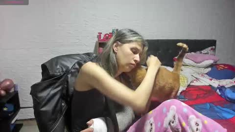 Snapshot of lauren_ashlee chatting on March 5, 2025, 3:29 pm Lauren Independent model online show from March 5, 2025, 3:29 pm