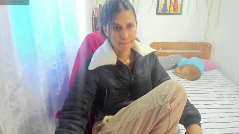 Snapshot of lauren_ashlee chatting on October 29, 2025, 3:25 pm Lauren Independent model online show from October 29, 2025, 3:25 pm