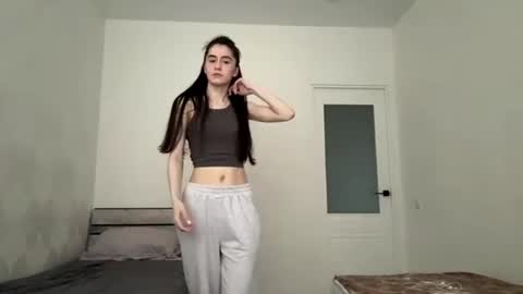 laurenadupuy online show from June 27, 2026, 1:17 pm