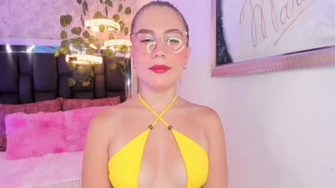 Snapshot of laurenblonde22 chatting on December 13, 2024, 2:05 pm Lauren Blonde online show from December 13, 2024, 2:05 pm