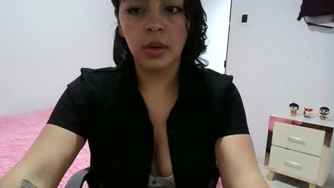 laurenhot94 online show from January 18, 2026, 5:06 pm