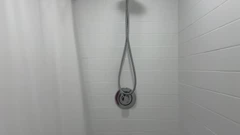 Snapshot of laurenivy chatting on April 4, 2026, 12:09 am laurenivy online show from April 4, 2026, 12:09 am