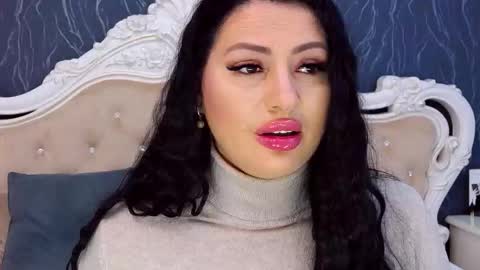 Laura online show from October 4, 2025, 11:30 am