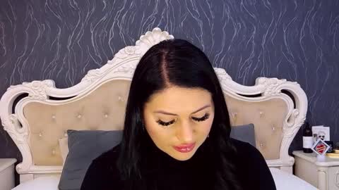 Laura online show from November 23, 2025, 9:53 am