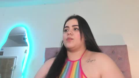 laurenlaine online show from May 19, 2026, 9:54 pm