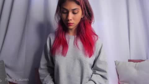 Snapshot of laurenn__1 chatting on October 8, 2025, 8:17 pm Lauren online show from October 8, 2025, 8:17 pm