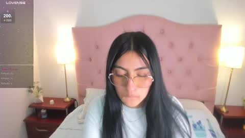 Snapshot of laurenn_smitth chatting on February 10, 2025, 3:32 pm laurenn_smitth online show from February 10, 2025, 3:32 pm